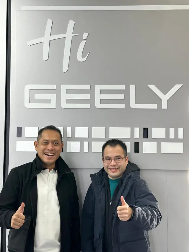 Menggandeng SM Group, Geely Holding Group, salah satu perusahaan otomotif terbesar di dunia, resmi membuka dealer Geely pertama di Indonesia di La Piazza Kelapa Gading, Jakarta. (Liputan6.com)