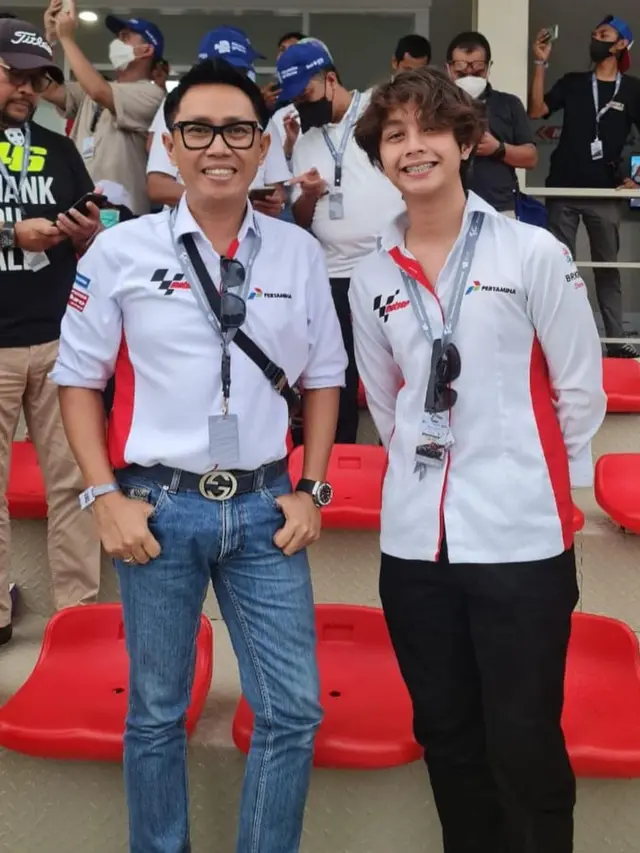 6 Potret Kebersamaan Eko Patrio dan Putra Bungsunya Cannavaro, Kompak
