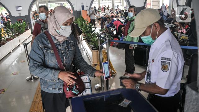 Hari Pertama Aturan Baru Naik KA Jarak Jauh