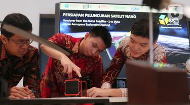 Melihat Satelit Nano Buatan Ilmuwan Muda Indonesia