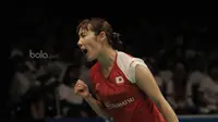 Tunggal putri Jepang, Sayaka Sato, mengalahkan Tunggal putri Thailand, Nitchaon Jindapol pada laga semifinal Indonesia Open 2017 di JCC, Sabtu, (17/6/2017). Sato menang 13-21 21-18 21-14. (Bola.com/M Iqbal Ichsan)