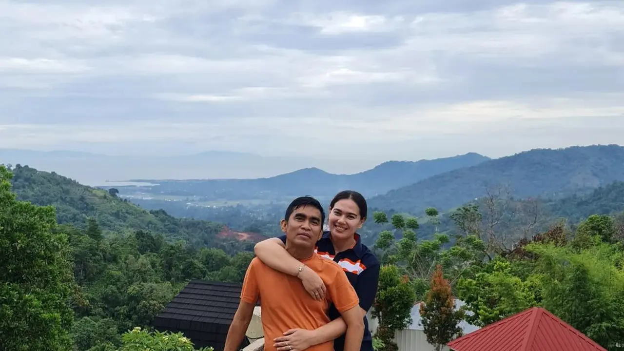 Digugat Cerai, Ini 8 Potret Mesra Catherine Wilson dan Suami yang Kini Jadi Kenangan