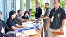 Citizen6, Surabaya: Setelah 20 tahun, mantan Dikba Milsuk TNI AL angkatan ke-11 1992/1993 berpisah, kini mereka menggelar reuni akbar di Puslatdiksarmil Kobangdikal, Juanda Senin, (16/4). (Pengirim: Penkobangdikal)