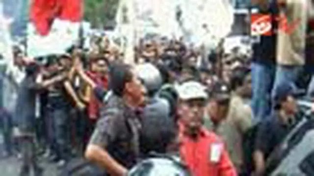 Demo Warga dan Walhi Berujung Ricuh
