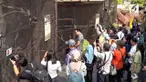 Sempat viral aksi pria menyembur asap rokok elektrik kepada primata di Batu Secret Zoo. Kini sang pelaku sudah meminta maaf dan mengaku tidak akan mengulangi perbuatannya.