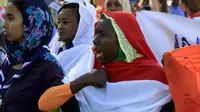 Wanita Sudan merayakan kebebasan diri dari aturan hukum yang mengikat. (Source: AFP)