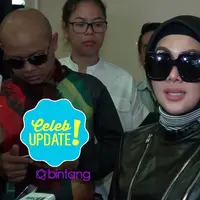 Banyak yang berharap Syahrini berhijab, tetapi Syahrini punya alasan kenapa belum bisa berhijab 