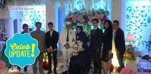 Verrell Bramasta dan Athalla Naufal hadir di hari pernikahan Ayahnya, Ivan Fadilla. Verrell mengaku ikut merasakan kebahagiaan yang dirasakan Ayahnya. 