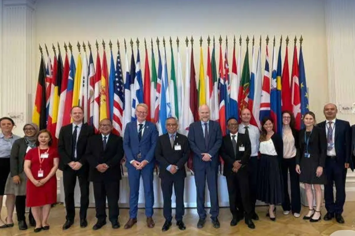 Ketua Dewan Komisioner OJK Wimboh Santoso menghadiri undangan Organisation for Economic Co-operation and Development (OECD)