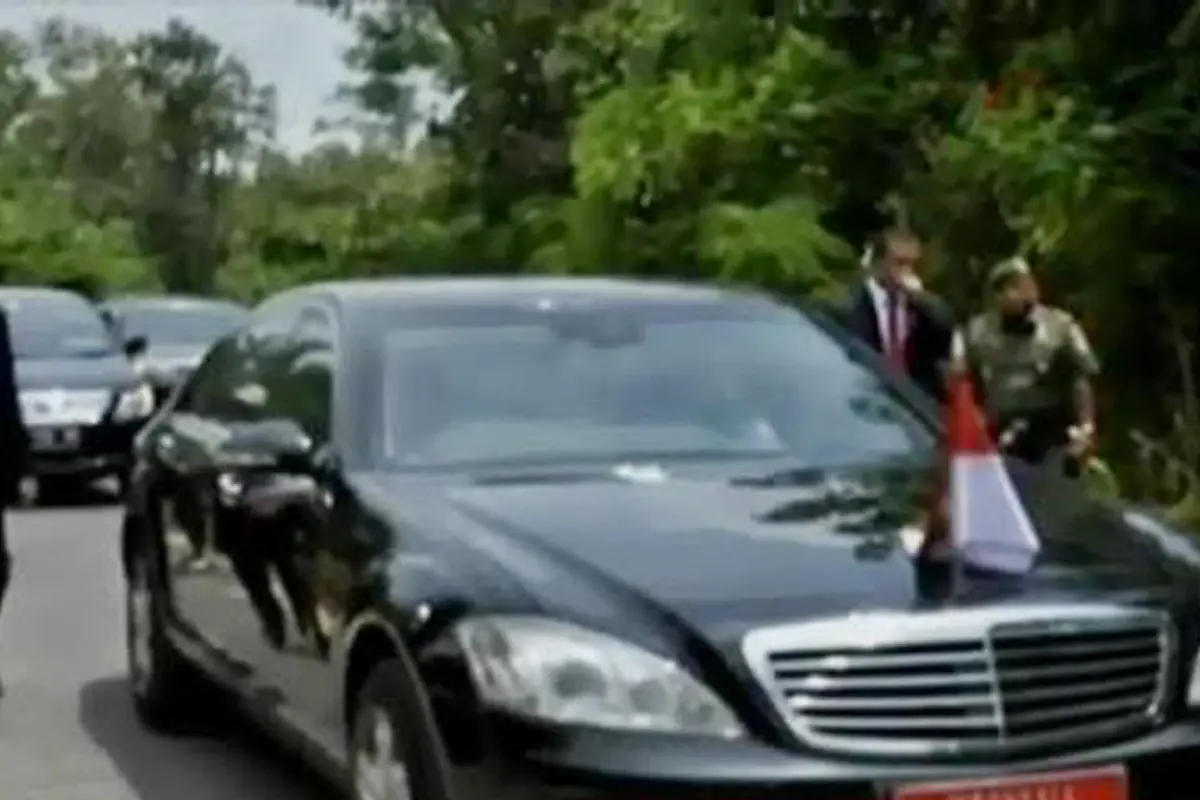 Mobil Jokowi Mogok