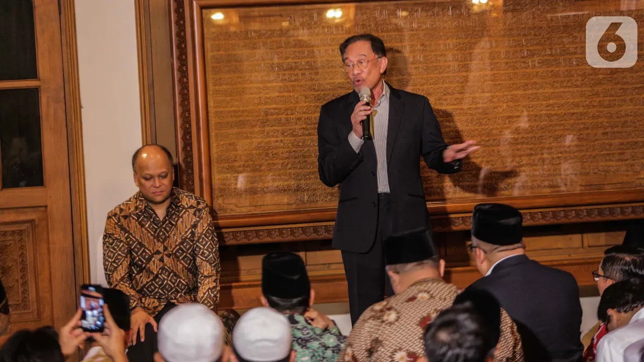 Anwar Ibrahim Takziah ke Kediaman BJ Habibie di Kuningan