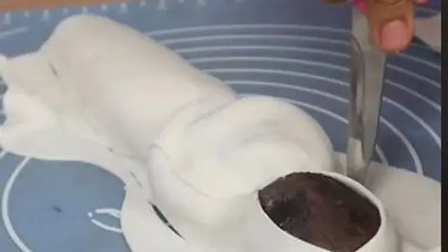 Wanita Bagikan Cara Membuat Kue Pocong, Warganet Merinding Karena Mirip Aslinya