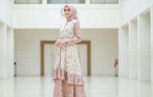 Gamis Batik A-Line dengan Ruffle Tile. Foto: Gemini