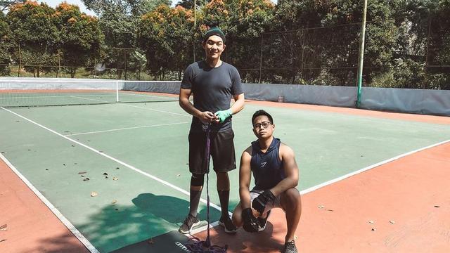 6 Potret Rabbani Zaki, Mantan Aurel Hermansyah yang Kini Bikin Pangling