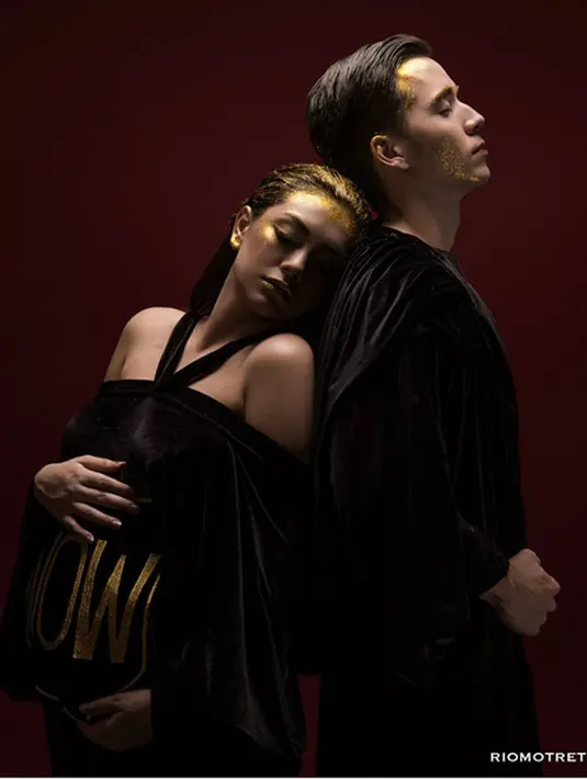 Sekedar informasi, sebelum resmi nikah dengan Stefan William November 2016, Celine Evangelista telah memiliki dua orang anak. Sebelumnya, Celine mengaku menikah pertama dengan Dirly Idol. (Instagram/riomotret)