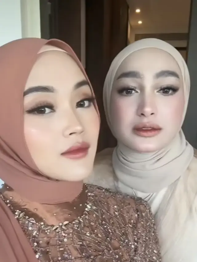 Gaya Putri Delina dan Santyka Fauziah Kekasih Sule. [@putridelinaa]