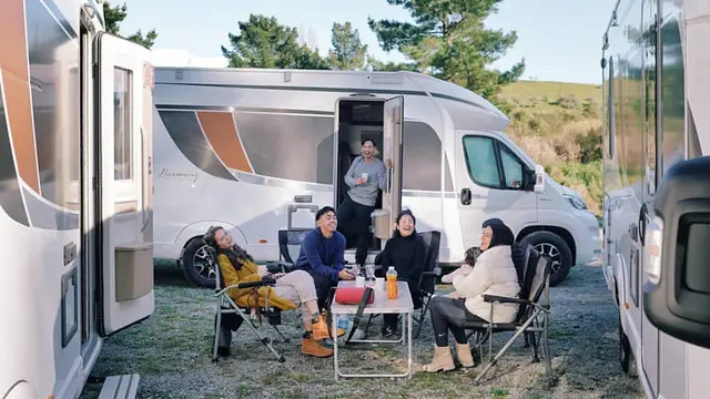 Gaya Liburan dengan Campervan Ala Keluarga Ditto, Tarra, dan Ringgo di New Zealand