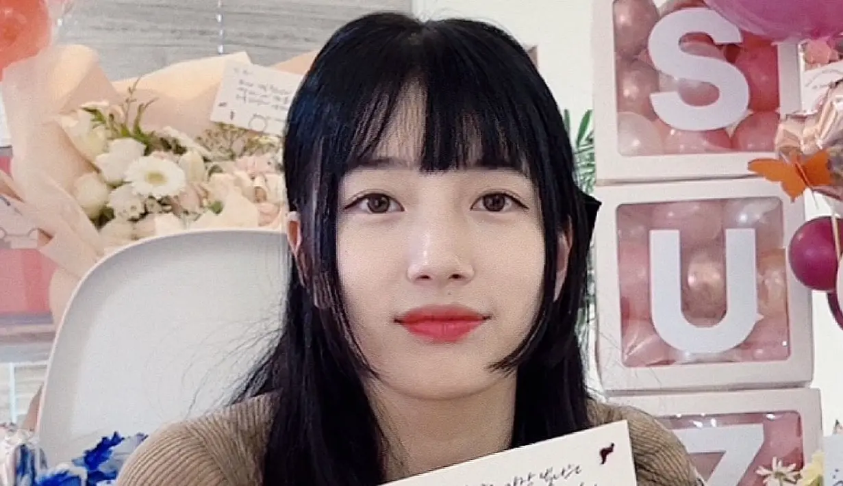 <p>Diduga ini merupakan gaya rambut untuk peran dalam drama terbarunya yang berjudul The Girl Downstairs. (Foto: Instagram/ skuukzky)</p>
