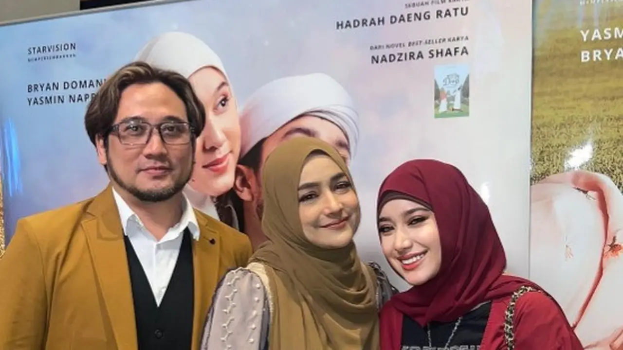 Potret Cindy Fatika Sari dan Tengku Firmansyah bersama Tengku Anataya (Sumber: Instagram/cindyfatikasari18)