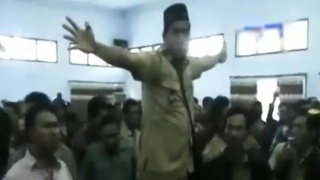 Kepala-Desa-Ngamuk