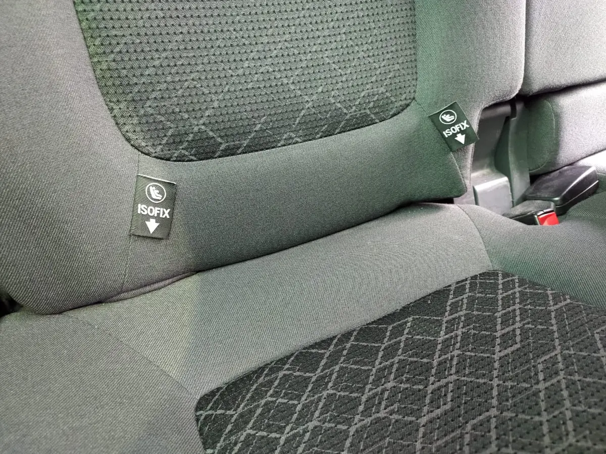 Apa top itu isofix