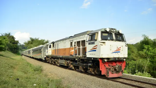 Truk Tabrak KA Harina di Semarang, Perjalanan Kereta Api Tertunda