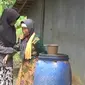 Nenek Khotijah, jamaah calon haji asal Madura yang viral karena bisa naik haji karena tekun menabung.