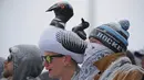 Para pendukung Minnesota United tampak kecewa usai tim kesayangannya ditaklukkan Minnesota United. Ini merupakan kekalahan telak beruntun yang kedua, sebelumnya mereka juga takluk 1-5 dari Portland Timbers. (AP/Elizabeth Flores)