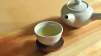 Selain rasa yang khas, teh hijau memiliki banyak manfaat salah satunya untuk ketenangan dan kesehatan mental. (Foto: Unsplash/Na visky)