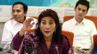 Menteri Kelautan dan Perikanan, Susi Pudjiastuti memberikan keterangan pers di Kementerian Kelautan dan Perikanan, Jakarta, Selasa (26/7). (Liputan6.com/Faizal Fanani)