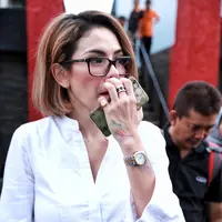 Unggahan video di Snapchat beberapa waktu lalu itu, membuat Nikita Mirzani diduga menjadi orang ketiga permasalahan rumah tangga Nafa Urbach dan Zack Lee. Lantaran setelah video itu, Nafa curhat dalam Instagramnya. (Adrian Putra/Bintang.com)