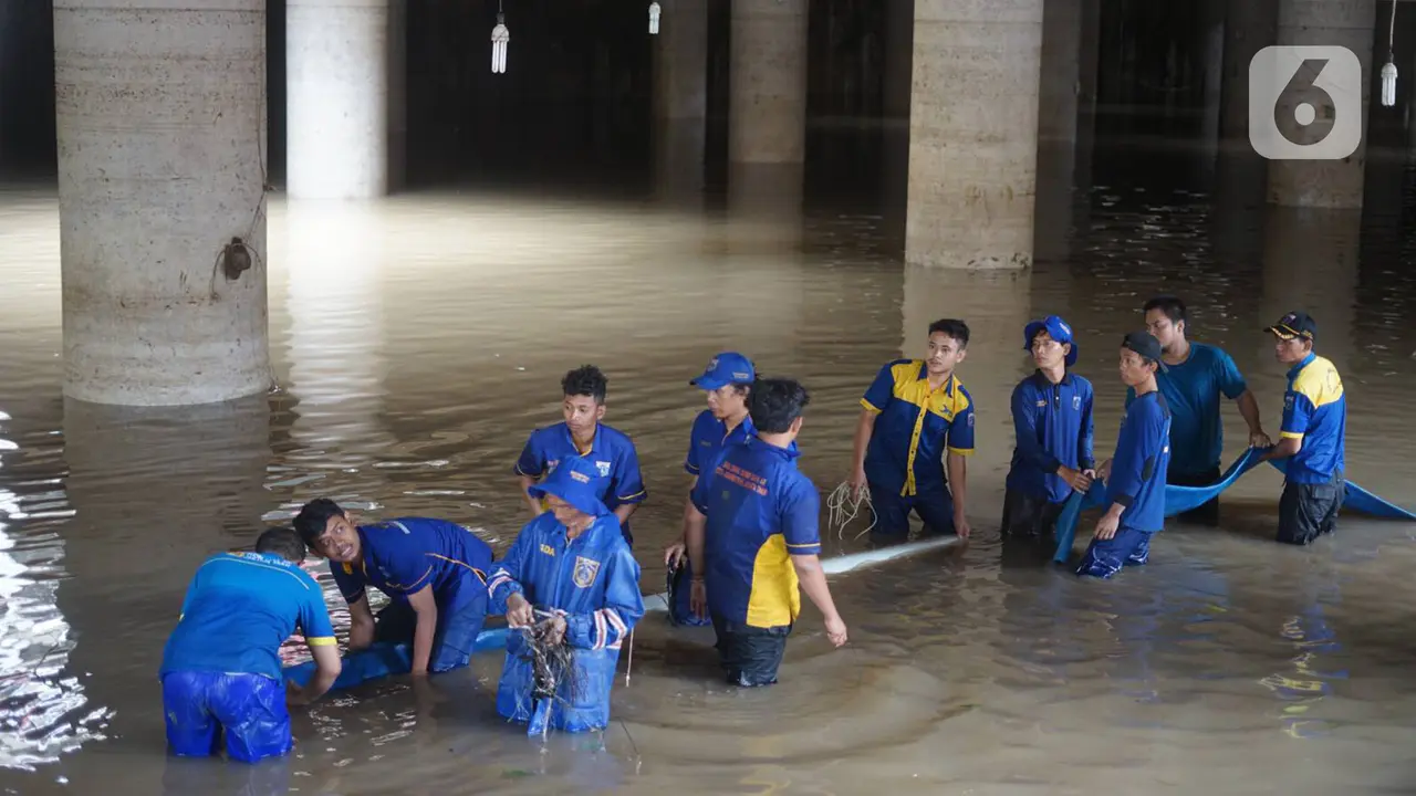 Curah Hujan Tinggi, Banjir Underpass Kemayoran Lama Surut