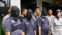 Tim Anti Bandit 308 Mapolres Lampung menggerebek rumah pencuri singkong, hingga komplotan pengganda uang di Bandung dibekuk.
