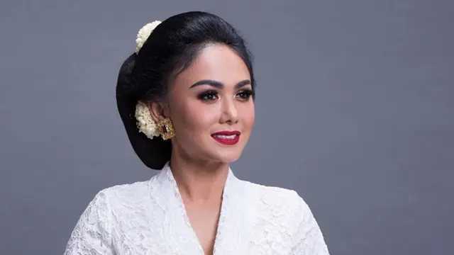 6 Potret Cantiknya Yuni Shara dalam balutan kebaya, Banyak Dipuji Netizen