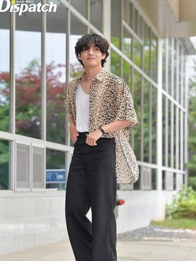 Tampilan Serba Celine V BTS, Lisa BLACKPINK dan Park Bo Gum Saat Berangkat Bareng Menuju Paris