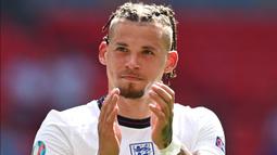 Kalvin Phillips menjadi pemain kejutan ketika laga Inggris melawan Kroasia. Ia berhasil melakukan tugasnya di lini tengah dengan sempurna dan menjadi pemberi umpan pada gol satu-satunya yang terjadi pada laga tersebut. (Foto: AFP/Pool/Glyn Kirk)
