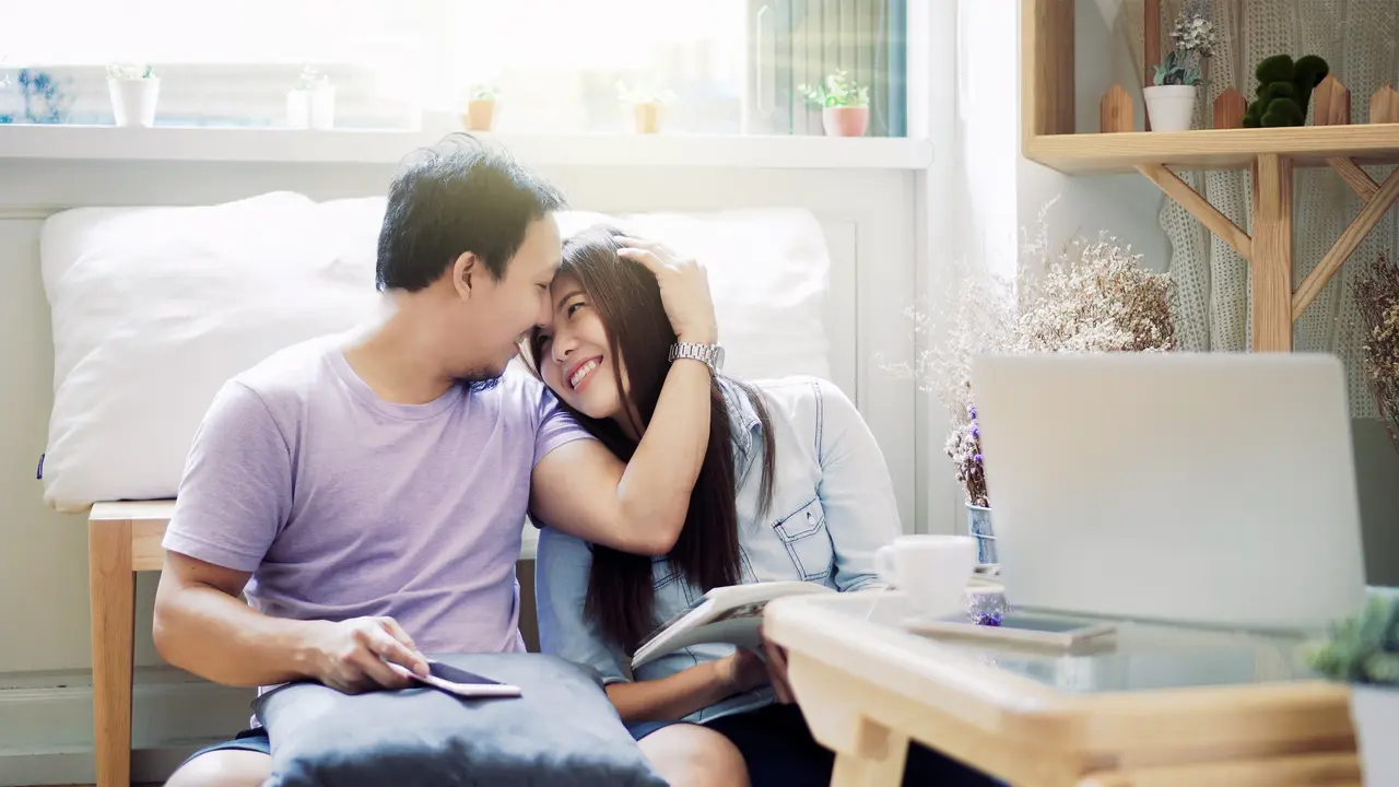 pasangan romantis
