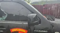 Mobil dinas Brimob Polri yang sempat dicuri seorang pria di Bandara Sentani, Jayapura, Papua. (Foto: Istimewa)