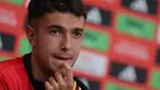 Pupus sudah harapan Liverpool untuk mendapatkan Martin Zubimendi. Kabar terbaru menyebut bahwa gelandang Real Sociedad itu telah menolak tawaran The Reds. Zubimendi memutuskan untuk tetap bertahan di Real Sociedad. (LLUIS GENE / AFP)