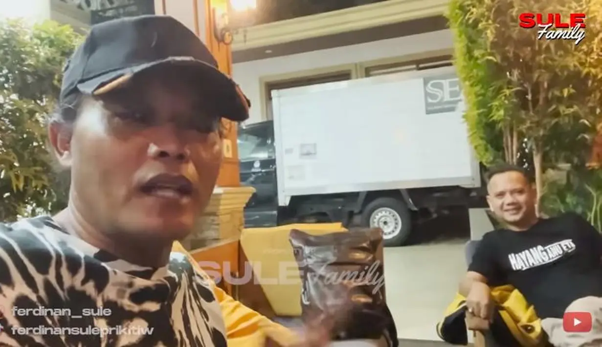 Pelawak tersebut ke Singaoura karena diundang oleh salah seorang kenalannya yang membuat sebuah acara seminar di sana. (YouTube/Sule Family)