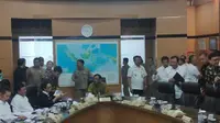 Menko Polhukam Mahfud Md memimpin rapat perdana bersama kementerian di bawahnya. (Putu Merta Surya/Liputan6.com)