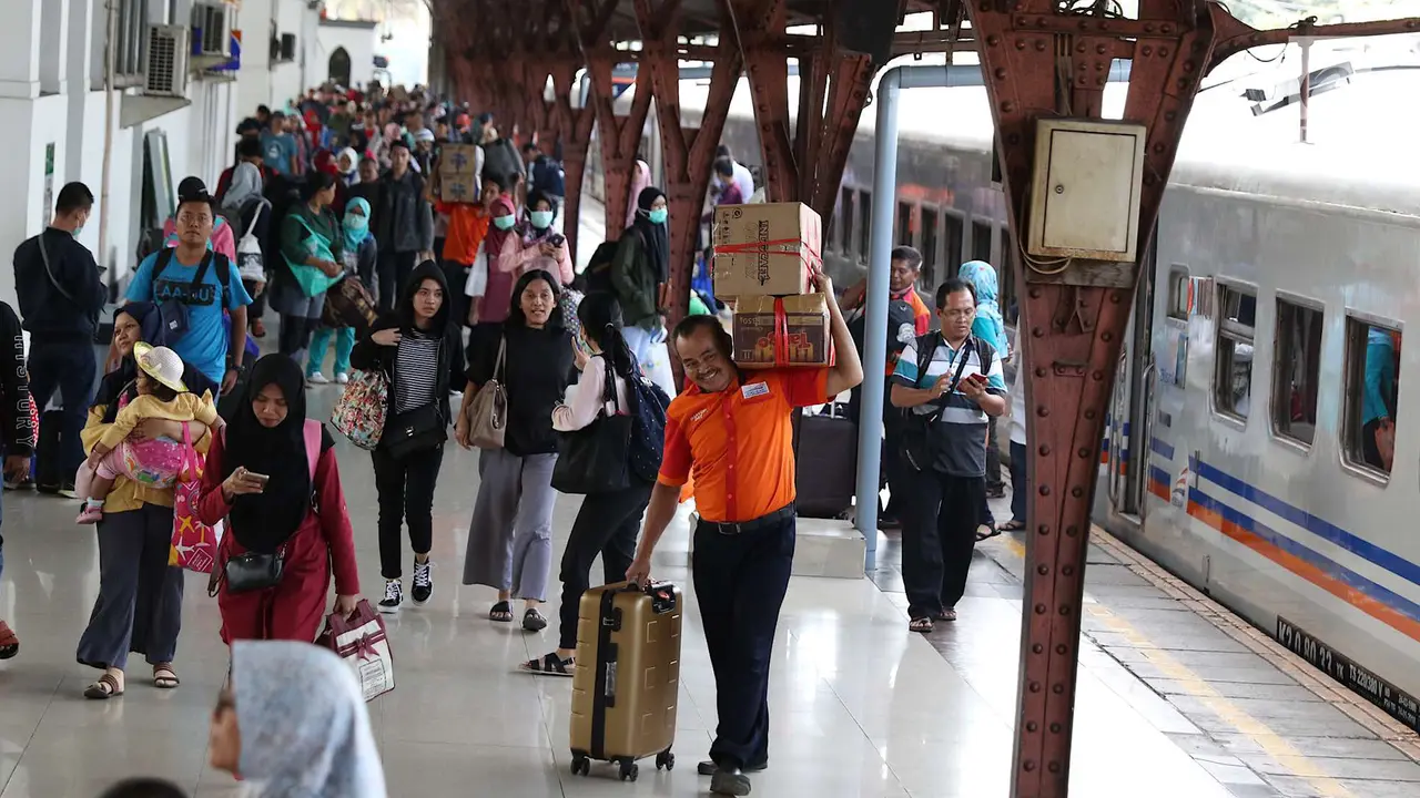 Arus Balik Di Stasiun Pasar Senen