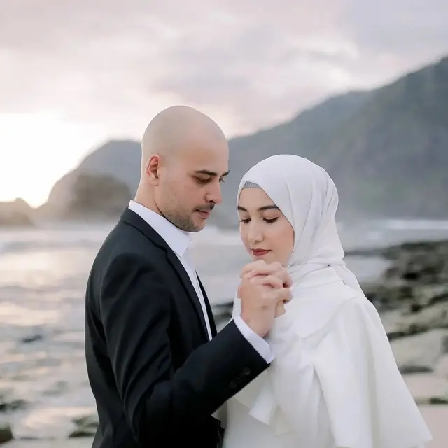 Resmi Menikah, Ini 6 Potret Prewedding Aktor Riza Shahab dan Sonia Alattas