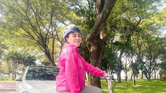 6 Potret Terbaru Model Anggita Sari yang Kini Lepas Hijab