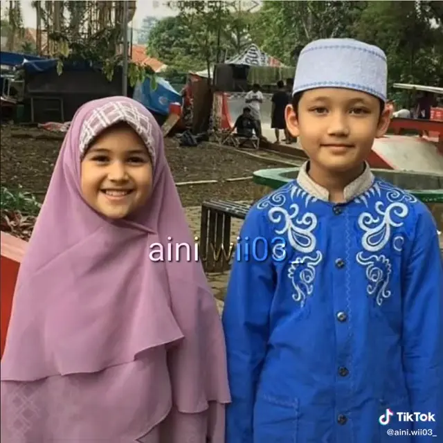 Pernah Main Film Bareng, Ini 6 Potret Masa Kecil Sandrinna Michelle dan Alwi Assegaf