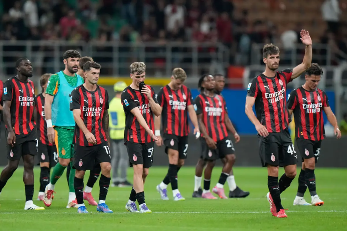 Foto: Wajah Lesu Pemain AC Milan Setelah Dipecundangi Emil Audero Dkk di Liga Italia