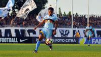 Striker Persela Lamongan, Samsul Arif ingin kembali ke performa terbaiknya di Liga 1 2017. (Bola.com/Fahrizal Arnas)