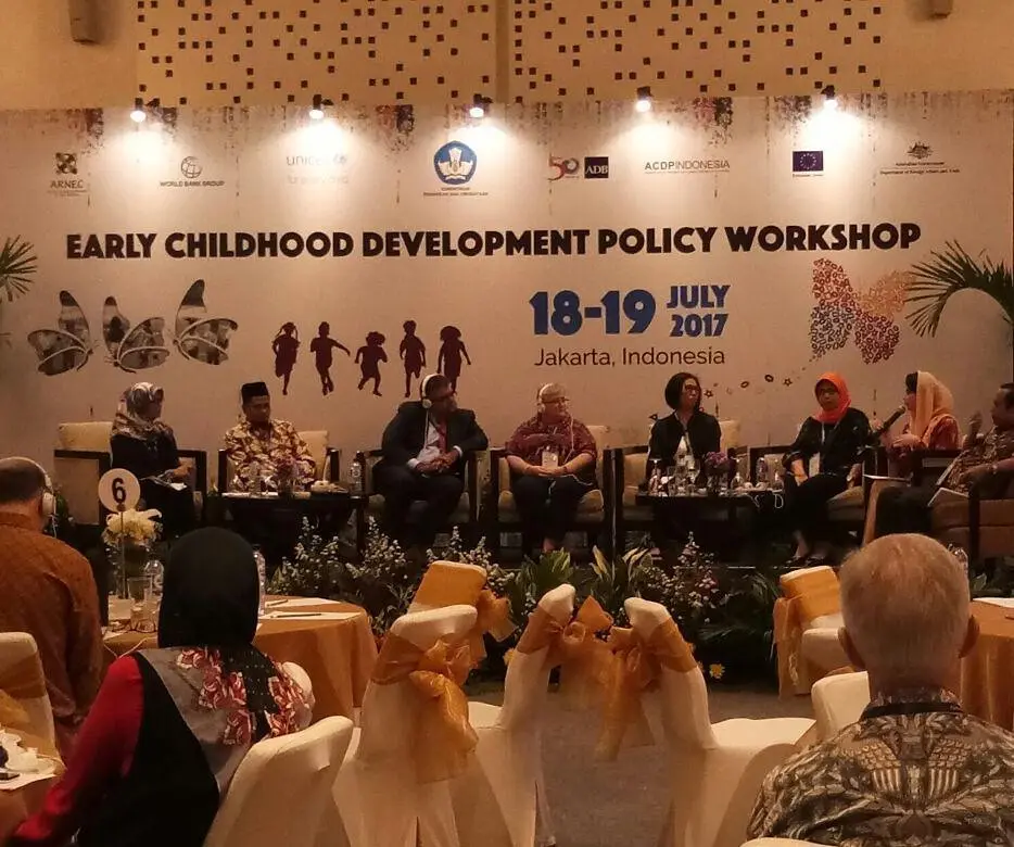 Kegiatan Arumi Bachsin sebagai istri Bupati Trenggalek. (Instagram/arumi_arumi_94)