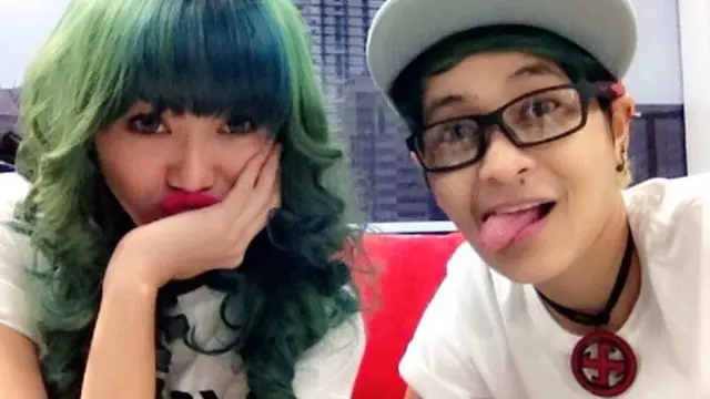 Transformasi gaya busana The Virgin (Instagram/darathevirgin)