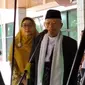 Wakil Presiden terpilih Ma'ruf Amin mengaku baru pulang dari kegiatan Rakernas MUI di Nusa Tenggara Barat (NTB) sebelum menjenguk Menkopolhukam Wiranto. (Liputan6.com/Ika Defianti)